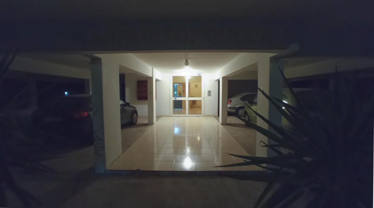 Luxury Private Rooms -Sea View, Netflix, Gym- 5 Min From Beach! - Private Room In Shared Apartment Larnaca Esterno foto