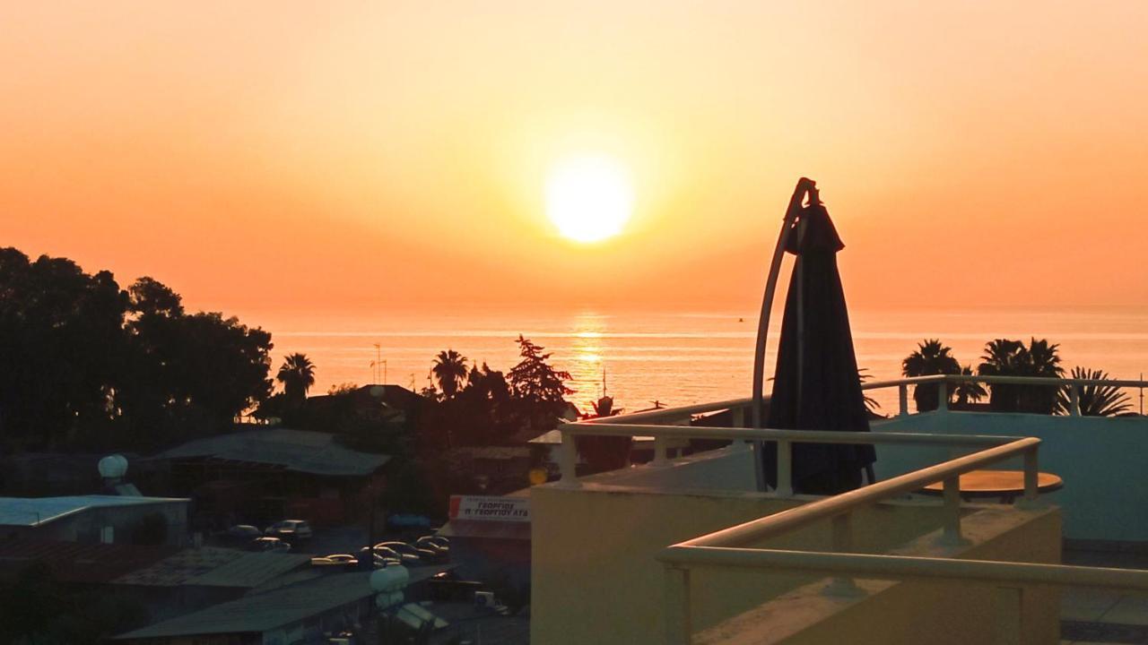 Luxury Private Rooms -Sea View, Netflix, Gym- 5 Min From Beach! - Private Room In Shared Apartment Larnaca Esterno foto