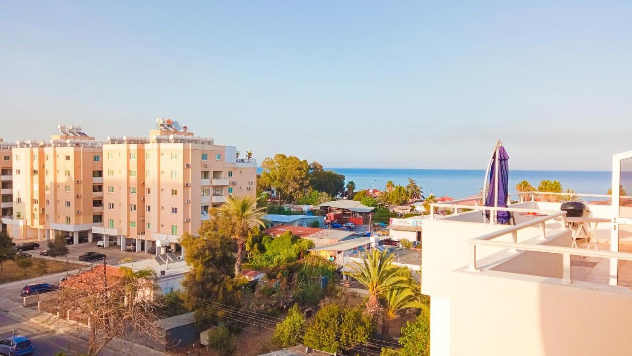 Luxury Private Rooms -Sea View, Netflix, Gym- 5 Min From Beach! - Private Room In Shared Apartment Larnaca Esterno foto
